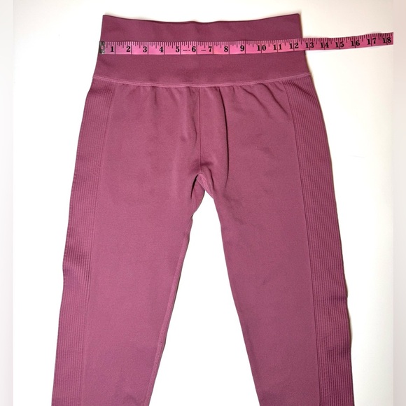 Set of 5 items - Blue and Black Sports Bra with Leggings Set - Size M - Picture 9 of 16